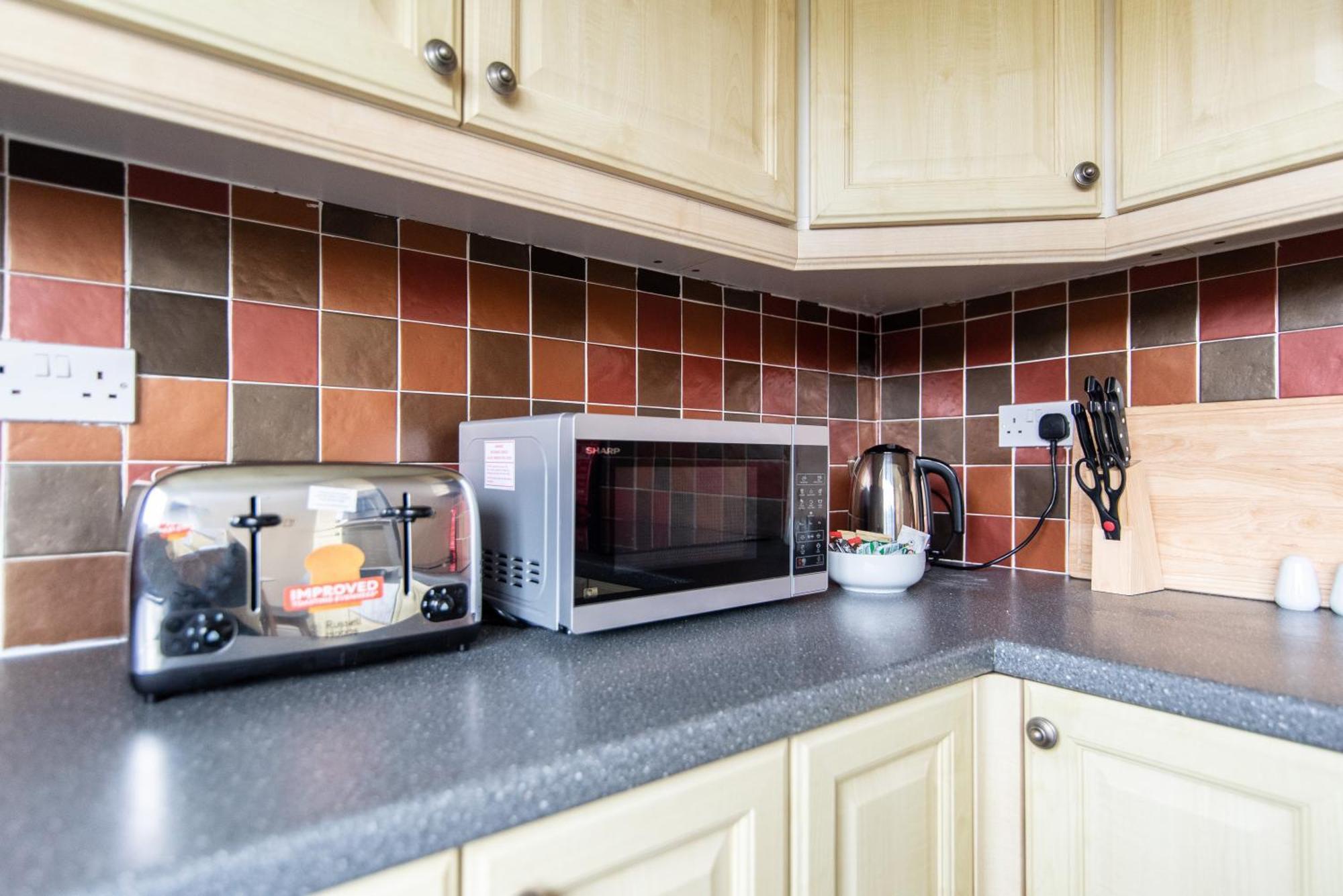 3 Bed Apartment - Perfect For Contractors Near Liverpool Airport Хейл Екстер'єр фото